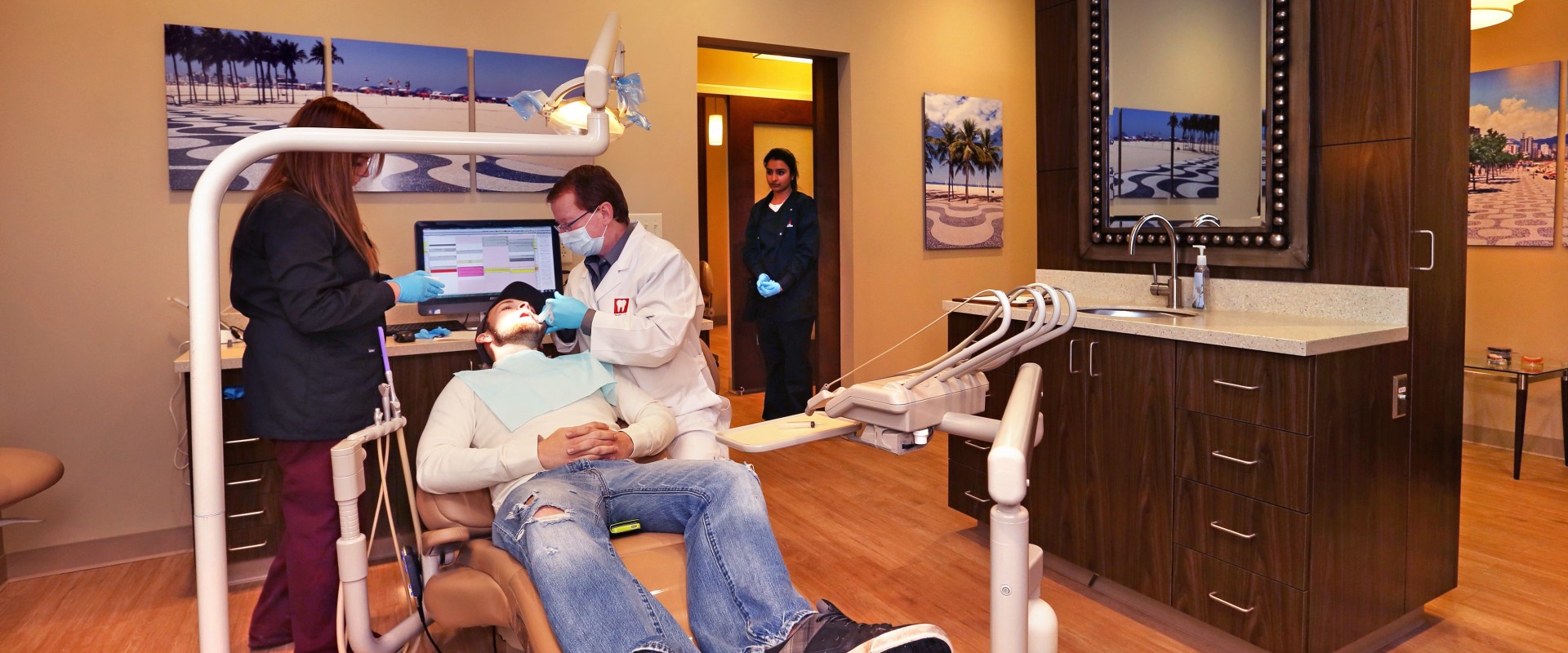 Where to Find a Sunday Dentist in New York City